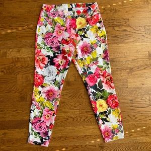 HUE Leggings Flower Pattern Size M